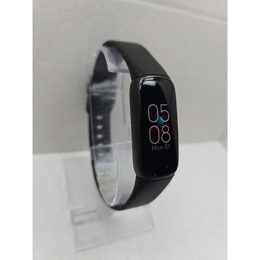 Fitbit Luxe Fitness Tracker FB422 Heart Rate Sleep Waterproof Bluetooth - Read